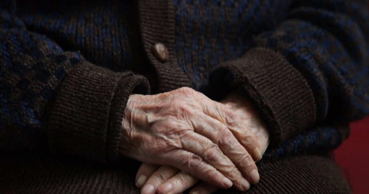 Corfu: Complaint of expired foods in the nursing home that served them in the elderly