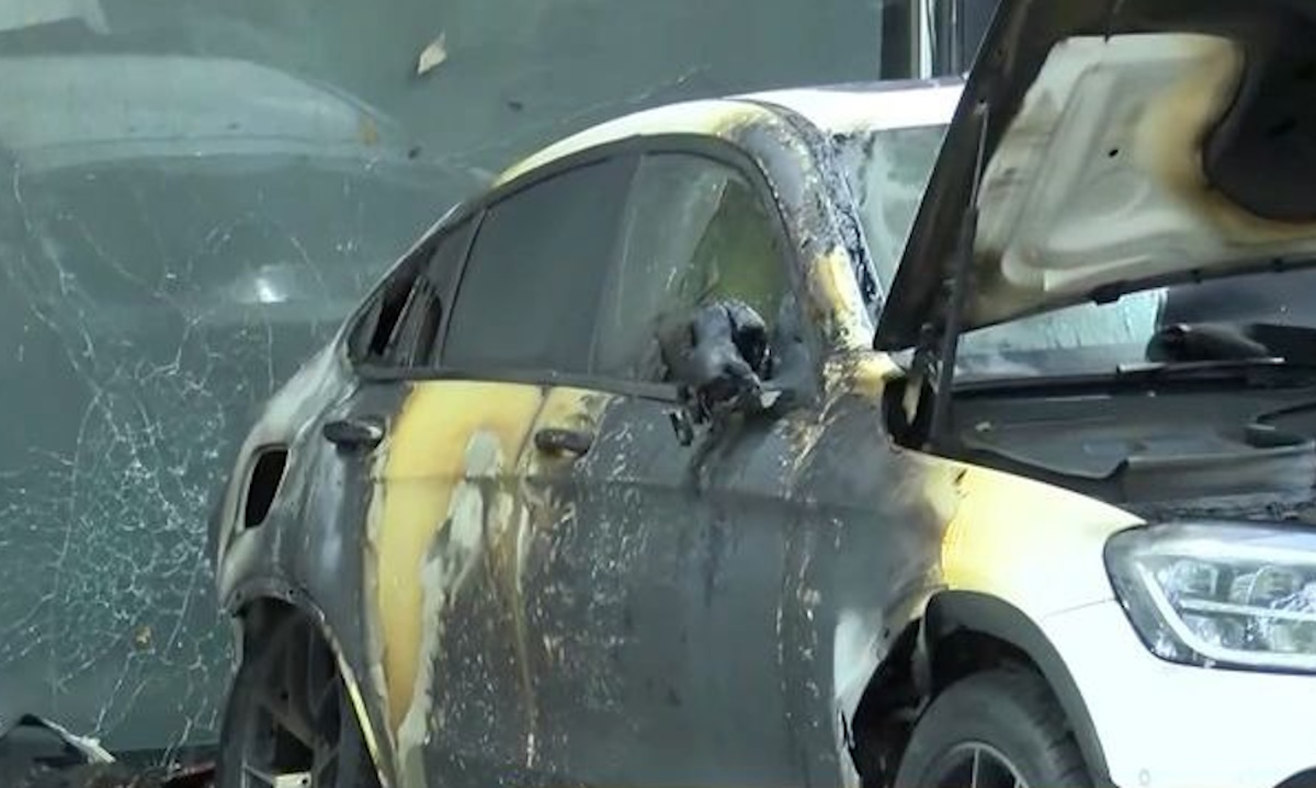 Γκαζάκια σε κατάστημα εμπορίας αυτοκινήτων