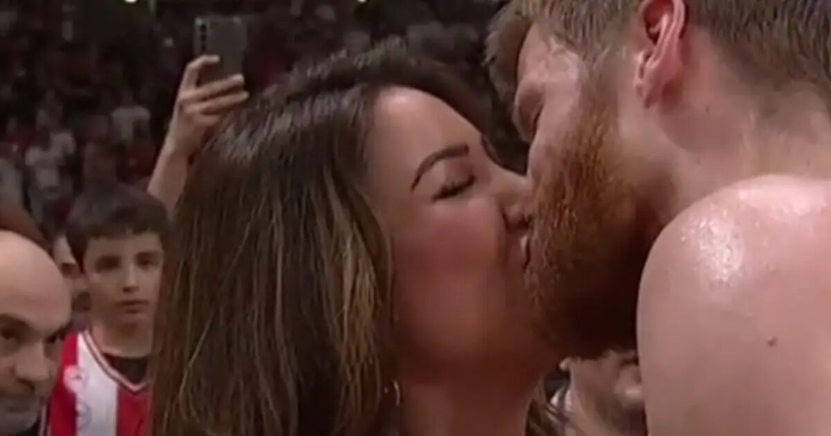 Thomas Wokap and Estrela Nuri gave a festive kiss for the Olympic championship stealing the show