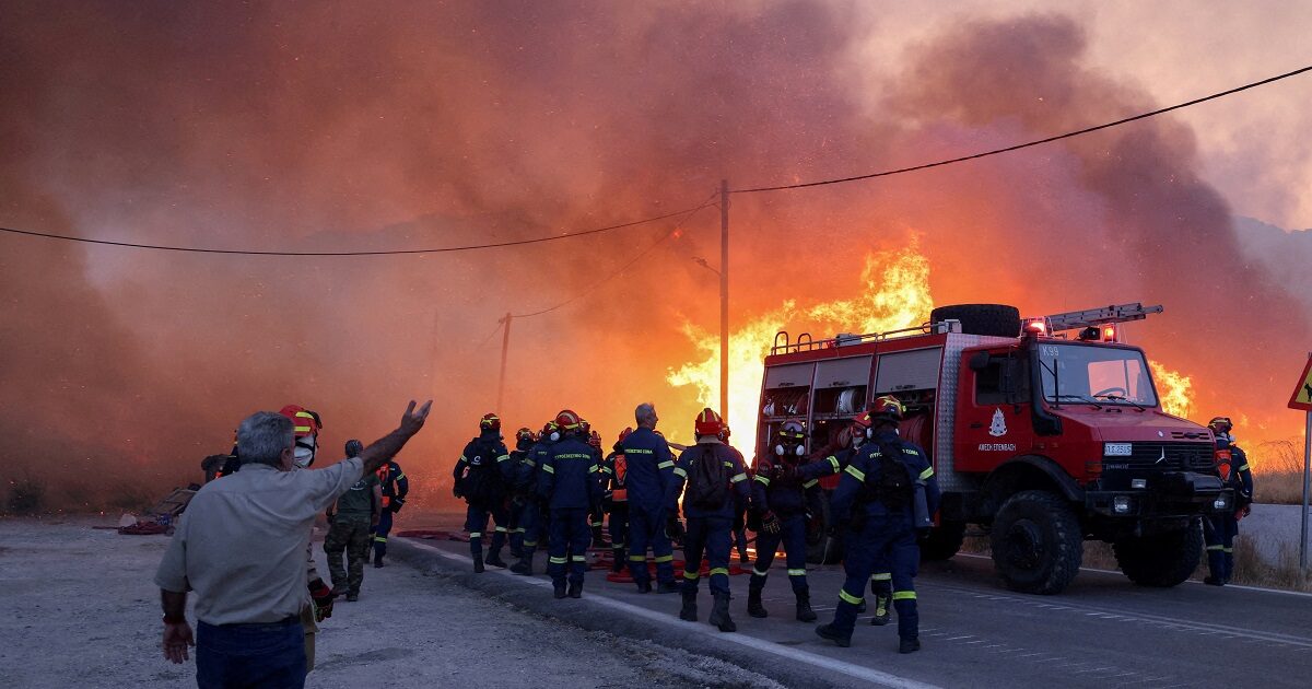 Fire in Chios: Difficult night as firefighters still fight with flames