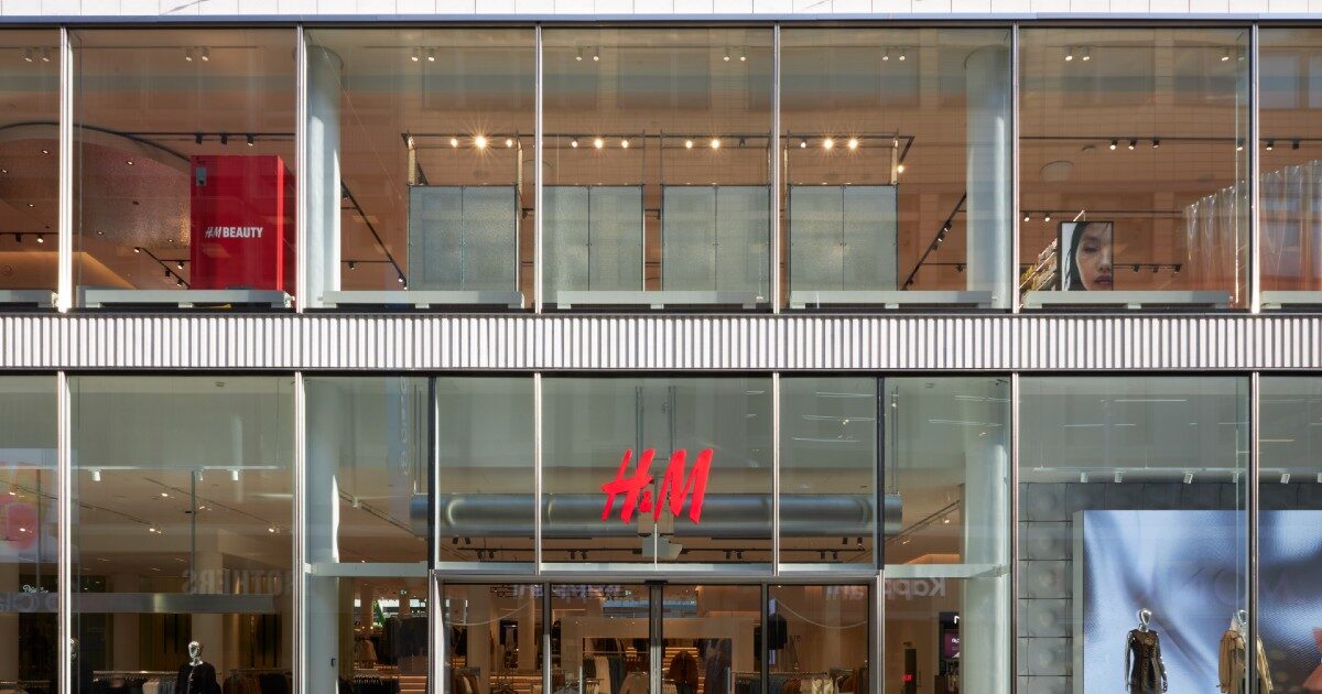 H&M: Νέο μοντέλο λειτουργίας στα καταστήματα – Ξεκινούν από Αθήνα και Πειραιά