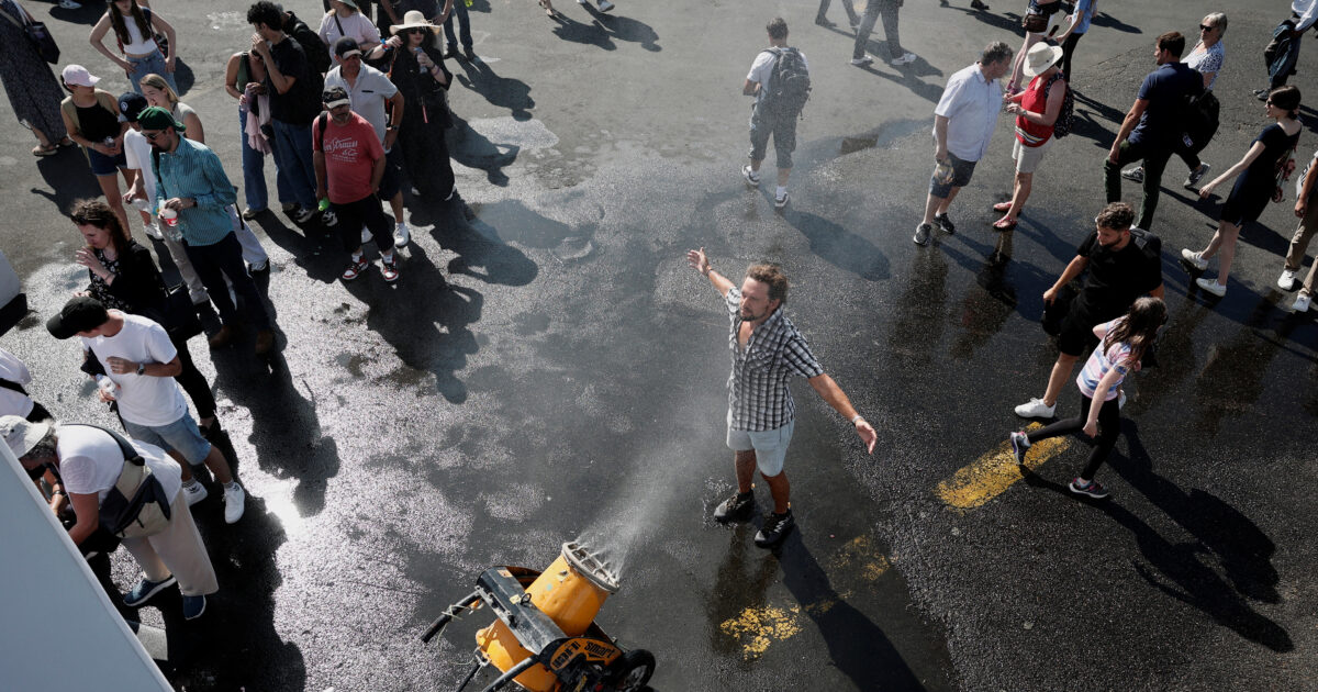 ‘Baked’ by heatwave southern Europe – 47s come to Spain and Portugal