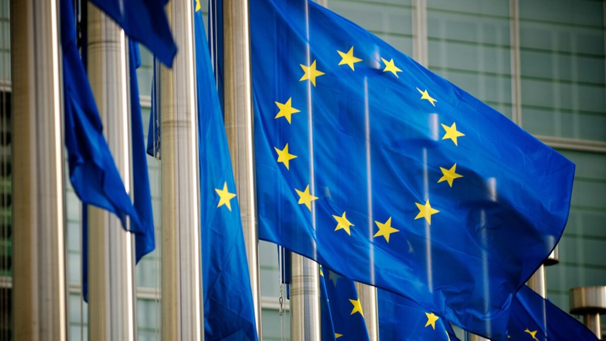 Κομισιόν προς κυβέρνηση: Ανοίξτε τα επαγγέλματα του δικηγόρου, του μηχανικού και του αρχιτέκτονα – Όλα τα SOS της νέας έκθεσης του ευρωπαϊκού εξαμήνου