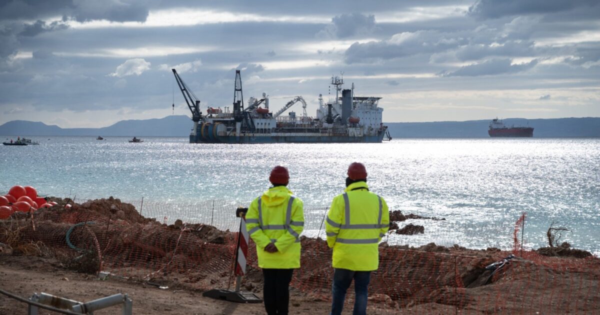 ΑΔΜΗΕ: Τρίτο καλώδιο εξετάζει ο διαχειριστής στην Κρήτη – Προχωρούν ομαλά οι δοκιμές της μεγάλης διασύνδεσης