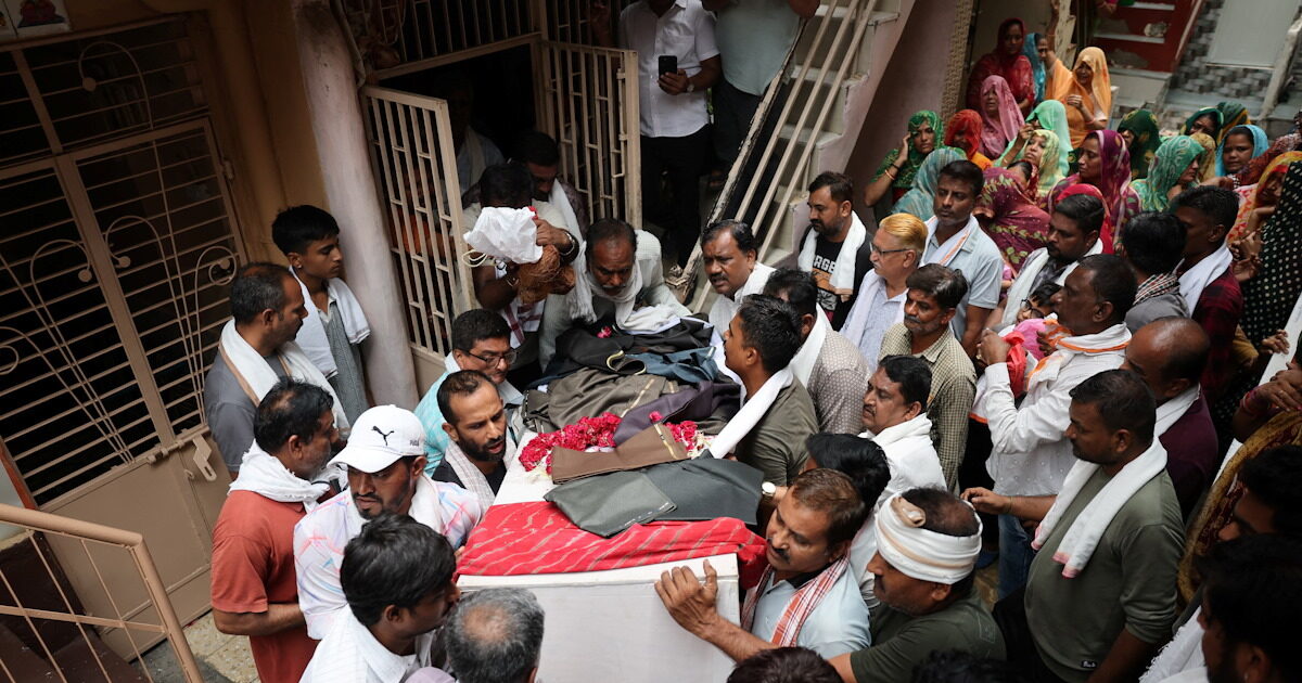 India: Shocking the only survivor of Air India’s crash – carrying “Bathered” his brother’s coffin