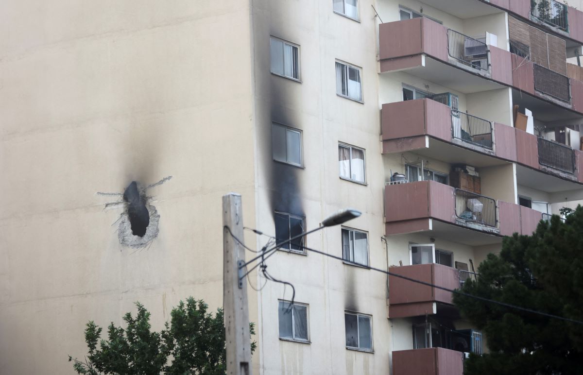 Εμφανή τα σημάδια από την ισραηλινή επίθεση σε κτίριο στην Τεχεράνη