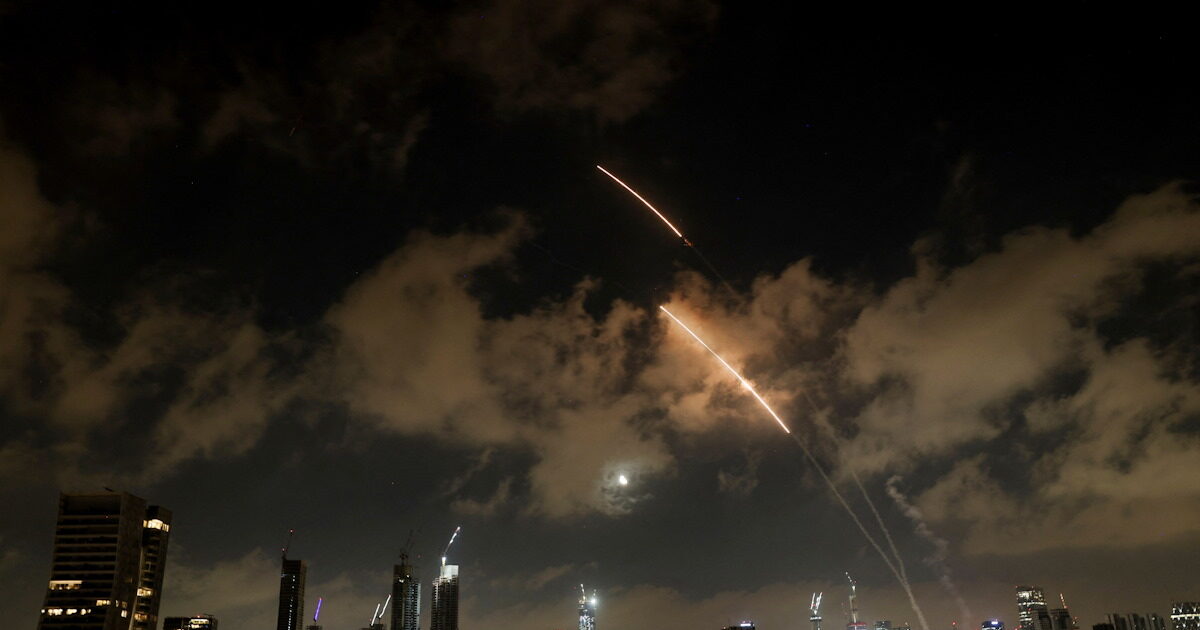 WSJ: Israel runs out of defensive rocket -induction systems