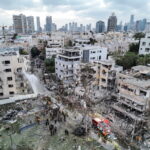 Κατεστραμμένα κτίρια στο Τελ Αβίβ μετά από πυραυλική επίθεση του Ιράν