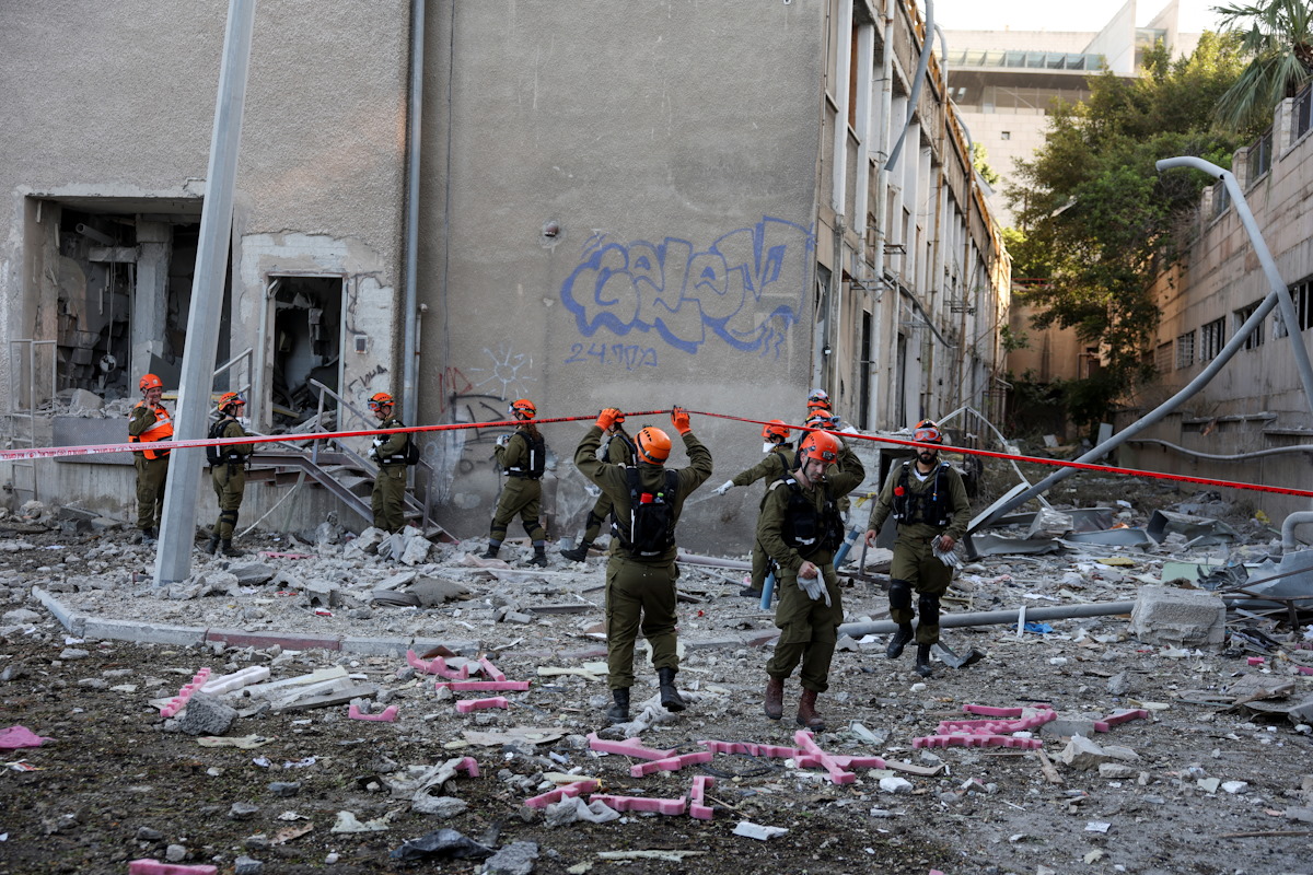 Κατεστραμμένο κτίριο μετά από ιρανική πυραυλική επίθεση στο Ισραήλ