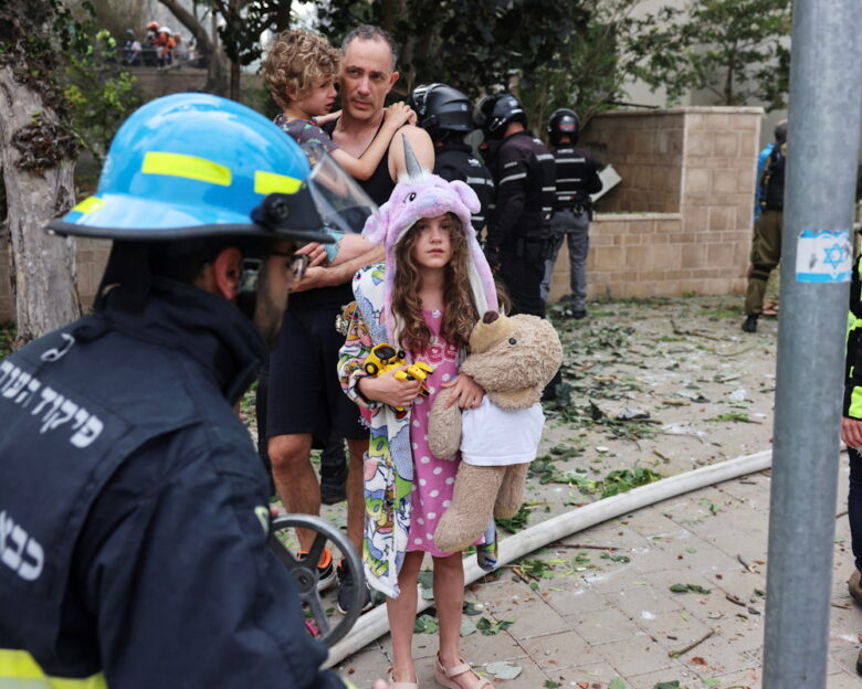 BBC: Οι 3 επιλογές του Ιράν μετά τους βομβαρδισμούς σε πυρηνικές εγκαταστάσεις από τις ΗΠΑ – Θρίλερ με την απάντηση της Τεχεράνης