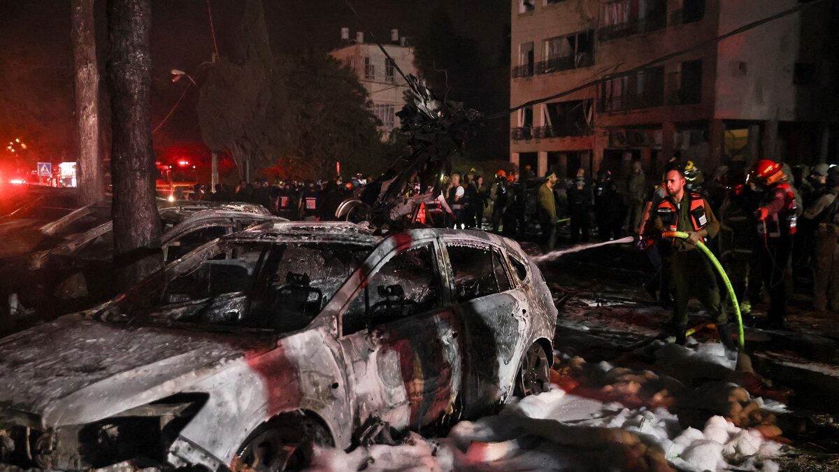 Συντρίμμια στη Χάιφα μετά από Ιρανικό πλήγμα