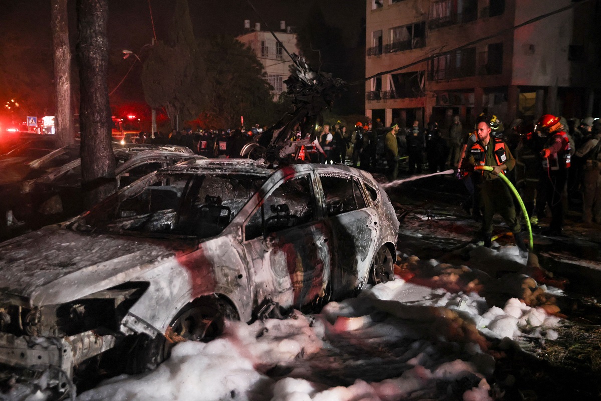 Συντρίμμια στη Χάιφα μετά από Ιρανικό πλήγμα