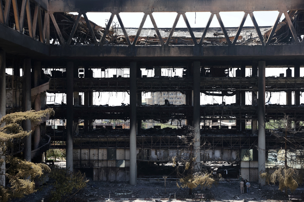 The interior of the building of the Iran state television station after Israeli bombing / Majid Asgaripour / Wana (West Asia News Agency) via Reuters