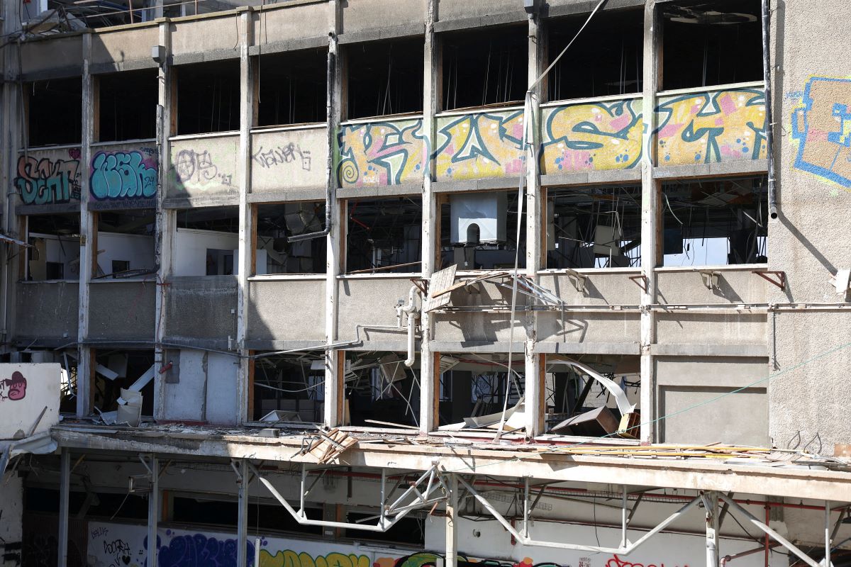 Μεγάλες ζημιές σε κτίριο στη Χάιφα μετά από τη νέα ιρανική πυραυλική επίθεση