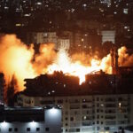 Φωτιές και καπνοί μετά από ισραηλινό χτύπημα στα νότια προάστια της Βηρυτού