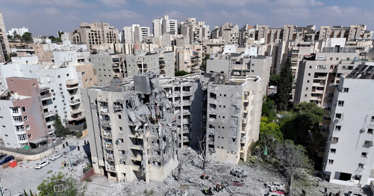 Fragile Truce in the Middle East: Vlame Game Iran and Israel for rocket attacks before and after the ceasefire of fire