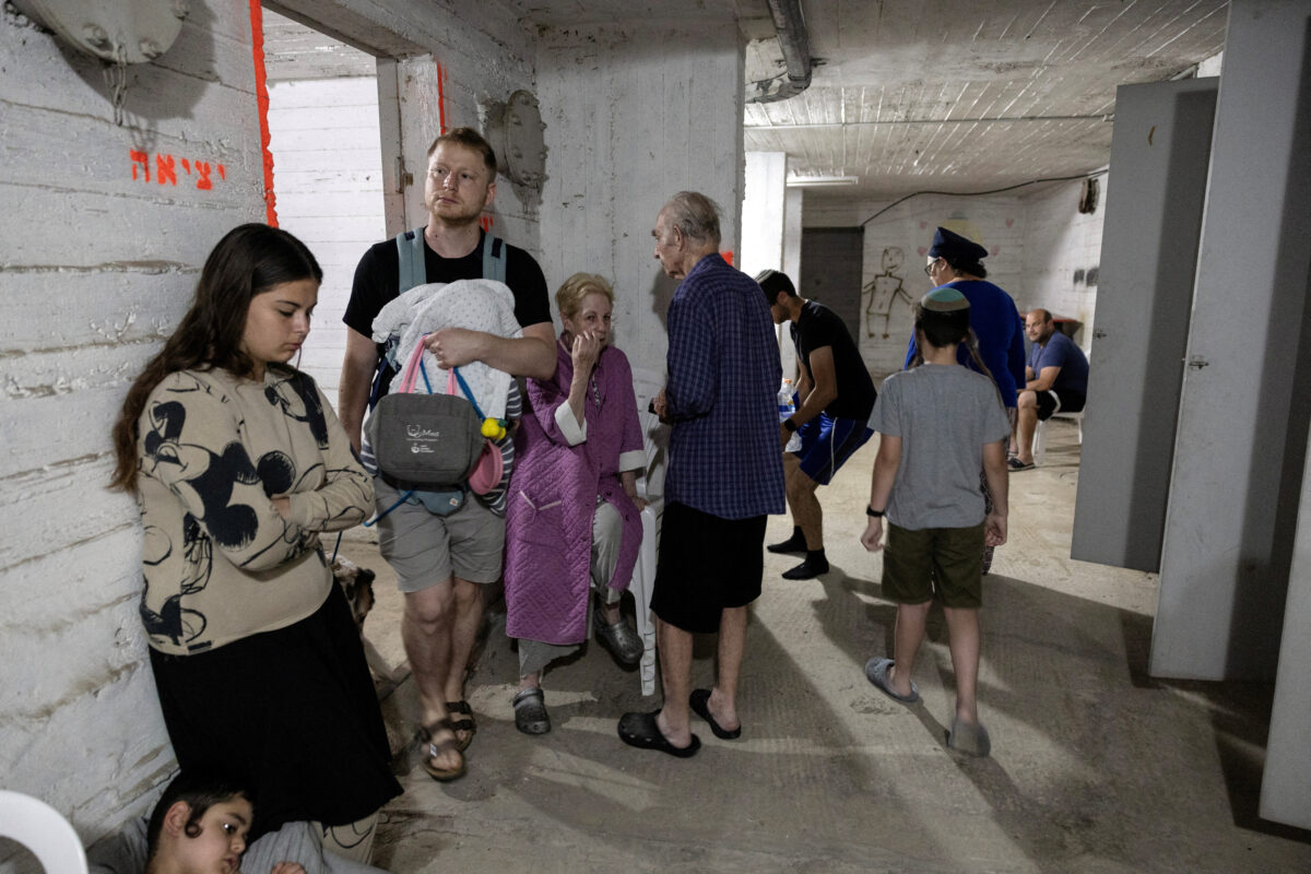 Κάτοικοι του Ισραήλ σε καταφύγιο