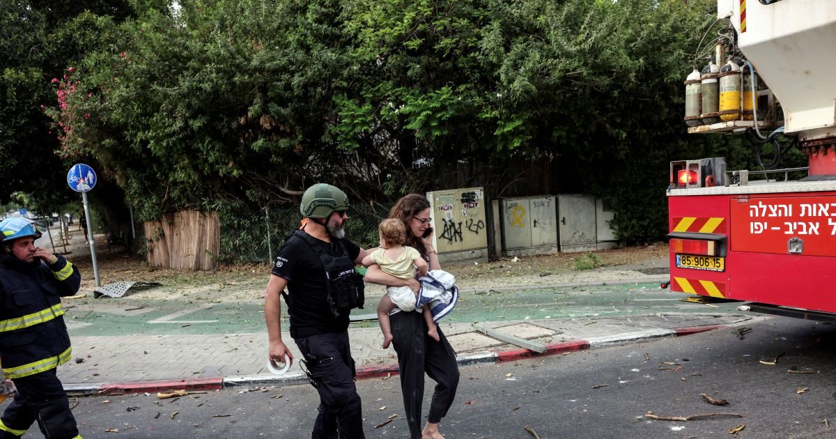 Το Ιράν λέει ότι χτύπησε εγκαταστάσεις στο αεροδρόμιο Μπεν Γκουριόν στο Τελ Αβίβ