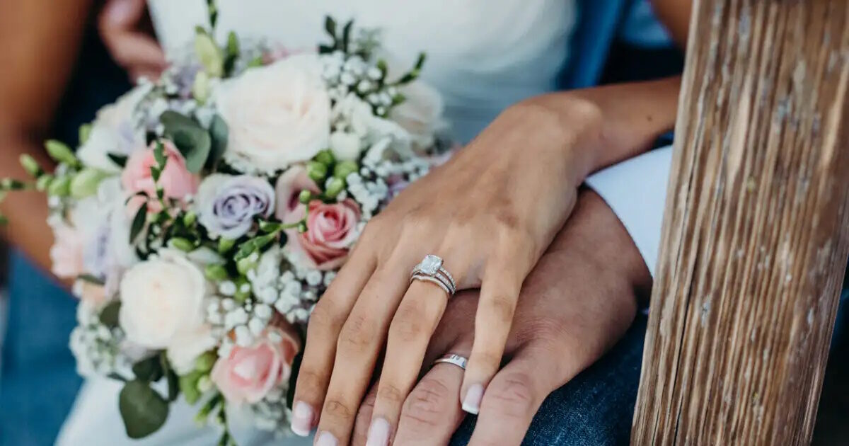 The couple got married with “fake” priests and didn’t understand it – everything that happened at the event in Lagonissi