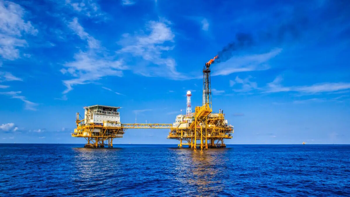 Offshore Industry oil and gas production petroleum pipeline