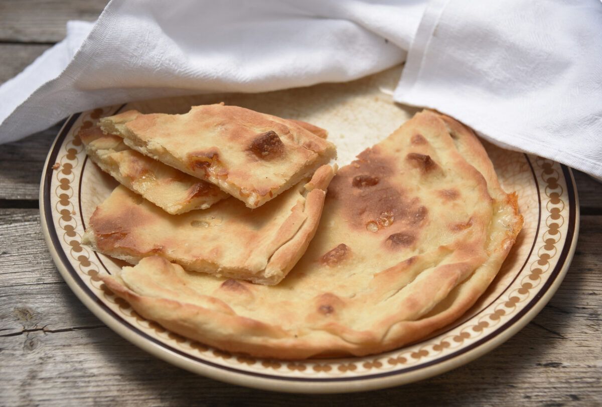 Σφακιανή πίτα πριν την προσθήκη μελιού