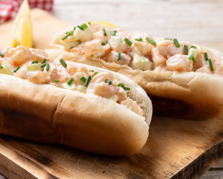 Shrimp roll: Το νόστιμο σάντουιτς του Maine σε πιο οικονομική εκδοχή