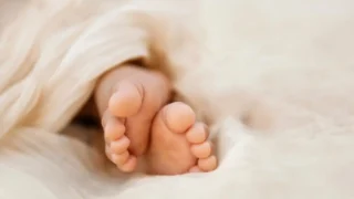 Θεσσαλονίκη: 3 χρόνια φυλακή με αναστολή σε 40χρονη που κακοποιούσε το 6 μηνών βρέφος της – Του προκάλεσε μόνιμες σωματικές βλάβες