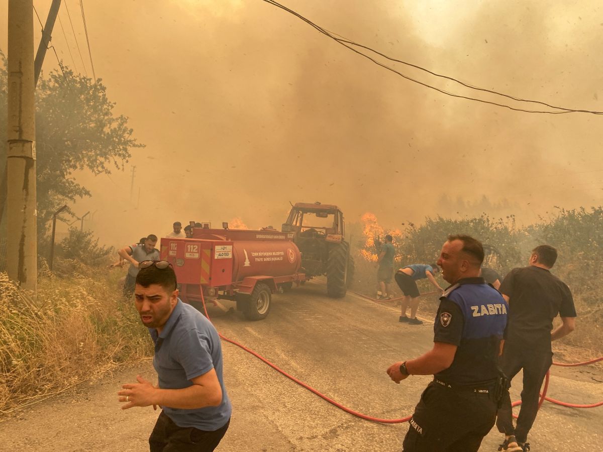 Φωτιές Σμύρνη