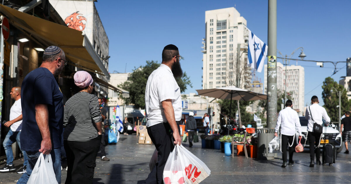 Ισραήλ: Αδειάζουν τα ράφια των σούπερ μάρκετ οι Ισραηλινοί υπό τον φόβο των αντιποίνων του Ιράν