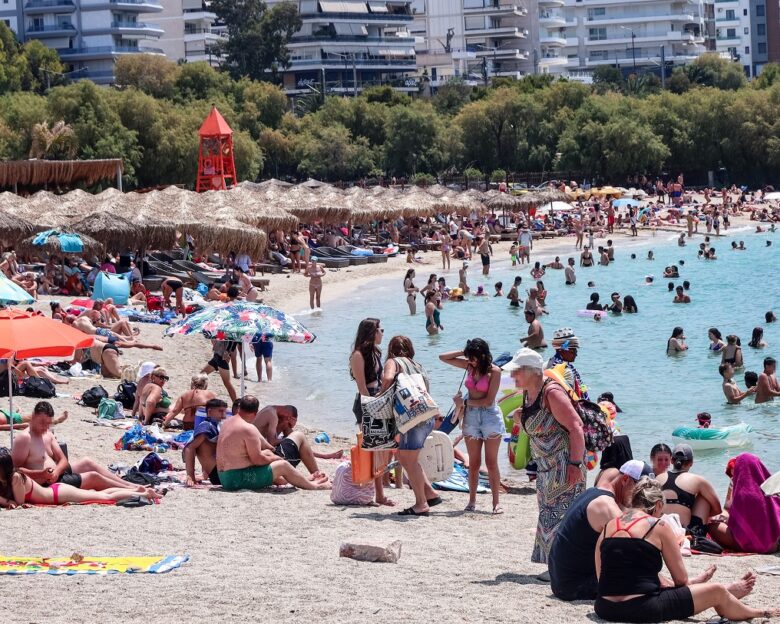 Καιρός αύριο: Υψηλές θερμοκρασίες και ισχυροί άνεμοι