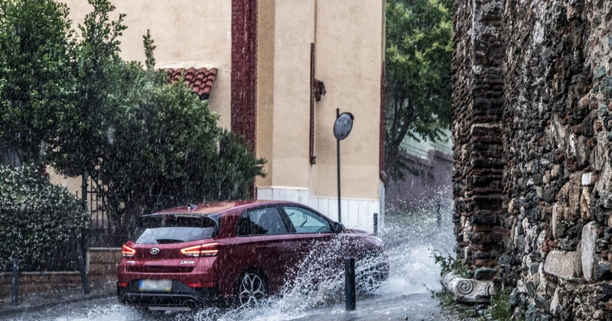 Weather today: rains, thunderstorms and strong winds from noon