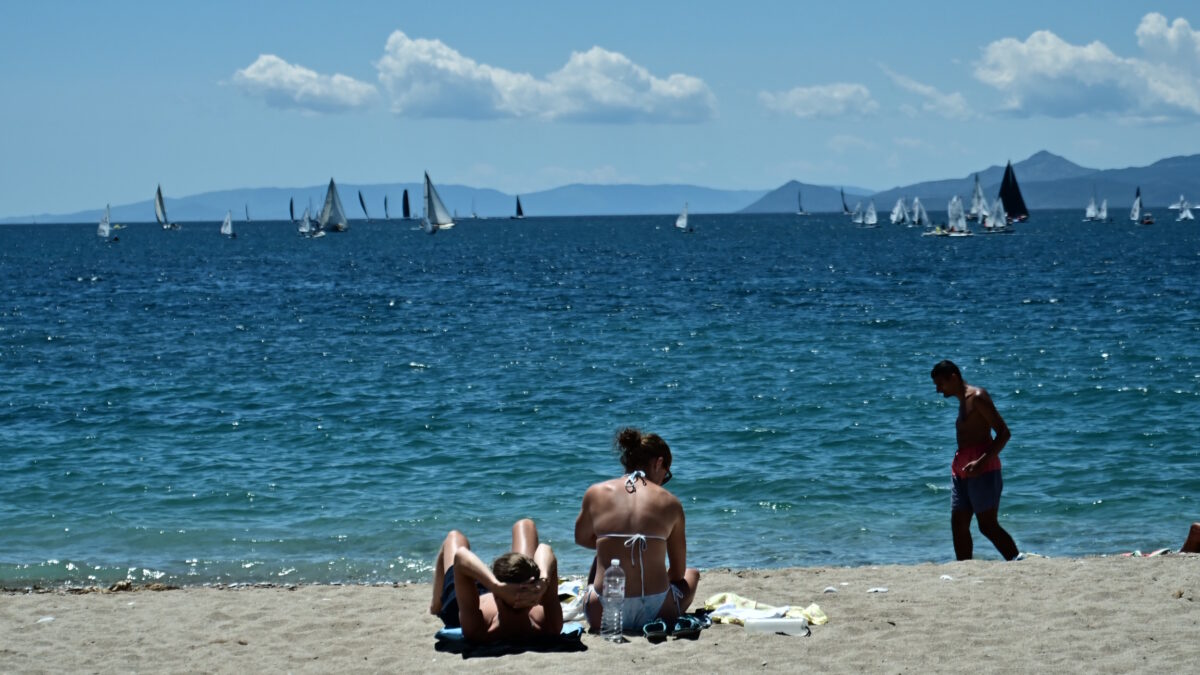 Άνθρωποι στην παραλία