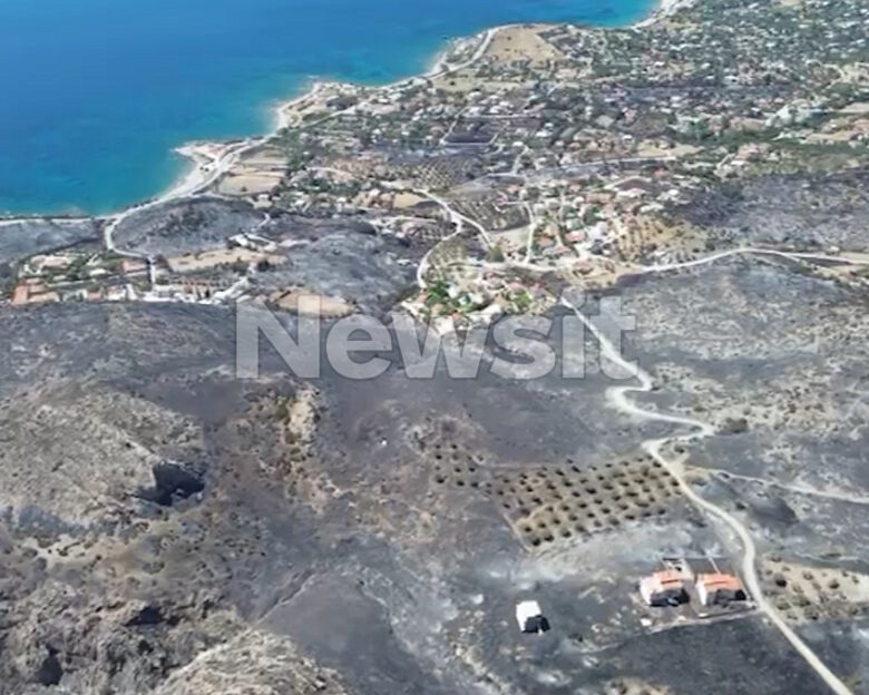 Παλαιά Φώκαια: Μαύρο τοπίο από ψηλά μετά τη μεγάλη φωτιά – Εικόνες από το drone του newsit.gr