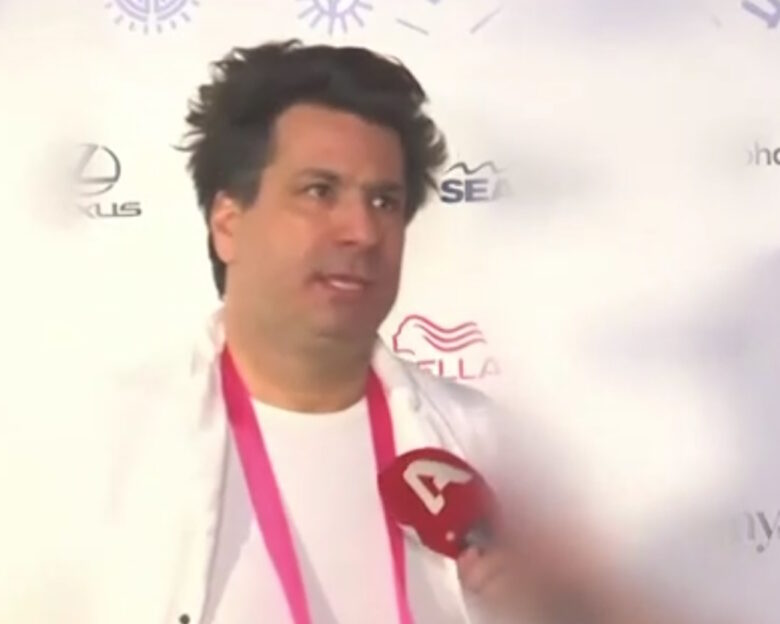 Γιώργος Καράμπελας: Ήταν ο καταλύτης που με τσίγκλησε και άλλαξα πάρα πολλά πράγματα στη ζωή μου
