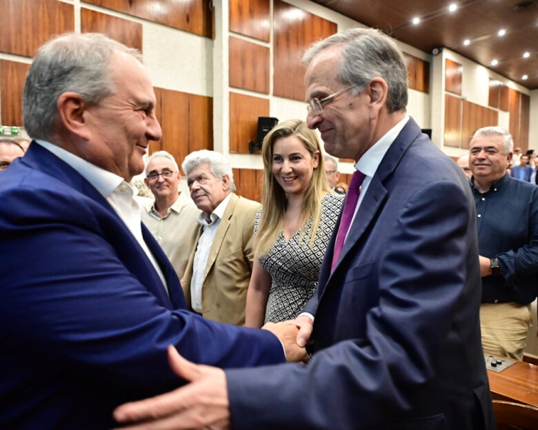 Συνάντηση Καραμανλή – Σαμαρά στο Πολεμικό Μουσείο στην παρουσίαση βιβλίου του Λυγερού