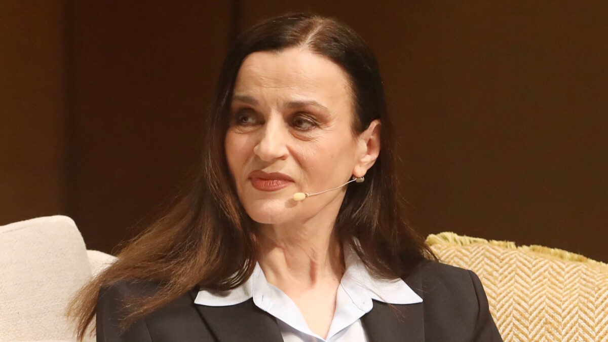 Καρυοφυλλιά Καραμπέτη