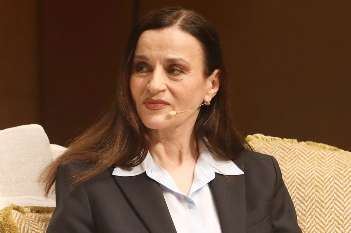 Καρυοφυλλιά Καραμπέτη