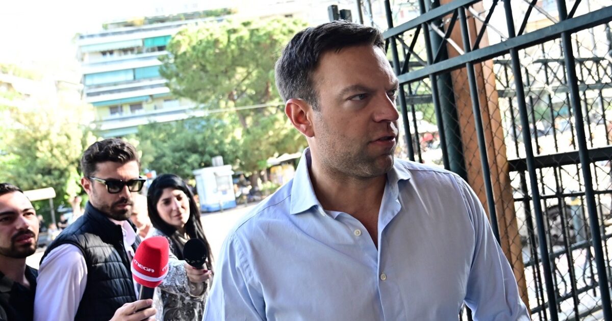 Ο Στέφανος Κασσελάκης υπογράφει την προανακριτική του ΣΥΡΙΖΑ, αλλά η Κουμουνδούρου «βλέπει» επικοινωνιακά παιχνίδια