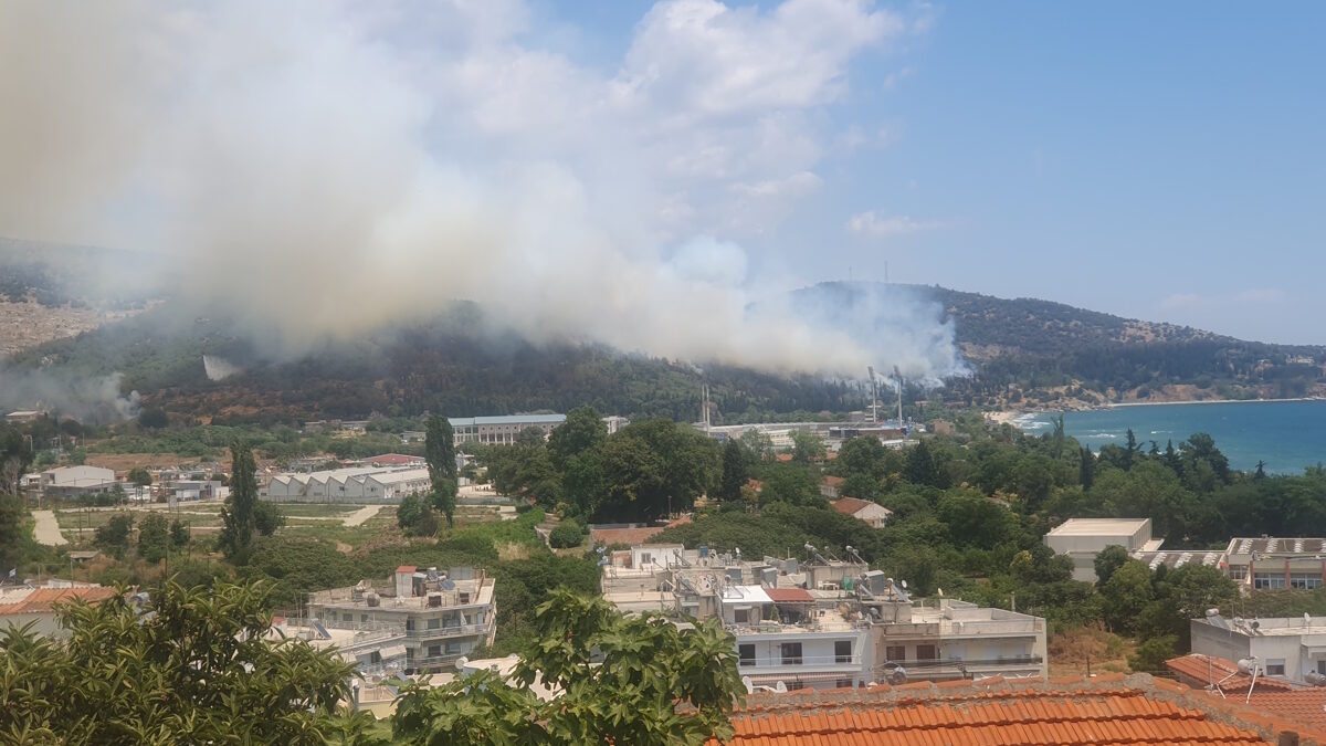 Φωτιά στην Ασπρη Αμμο Καβάλας