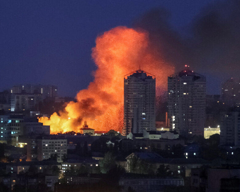 Η Ρωσία ξεκίνησε τα αντίποινα για τον ουκρανικό «Ιστό της Αράχνης»: 4 νεκροί μετά από μαζική πυραυλική επίθεση στο Κίεβο