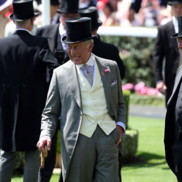 Ο βασιλιάς Κάρολος στις ιπποδρομίες του Ascot