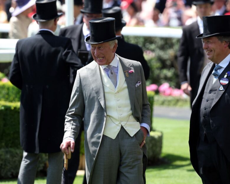 Royal Ascot: «Τρελά» καπέλα, υπερβολική ζέστη και αριστοκρατική φινέτσα υπό το βλέμμα του βασιλιά Καρόλου