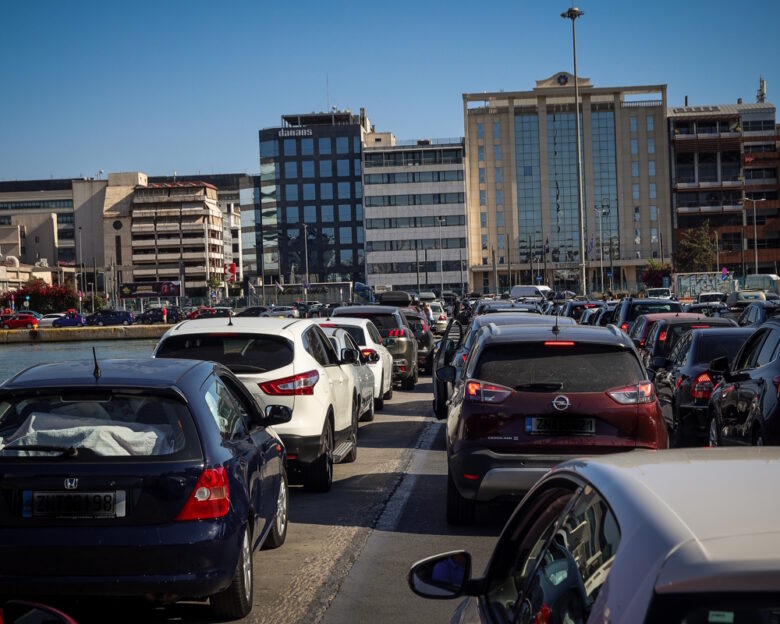 Κίνηση στους δρόμους: Χάος στον Κηφισό και στην Κηφισίας – Χειρόφρενο έχουν τραβήξει οι οδηγοί στην Αττική Οδό