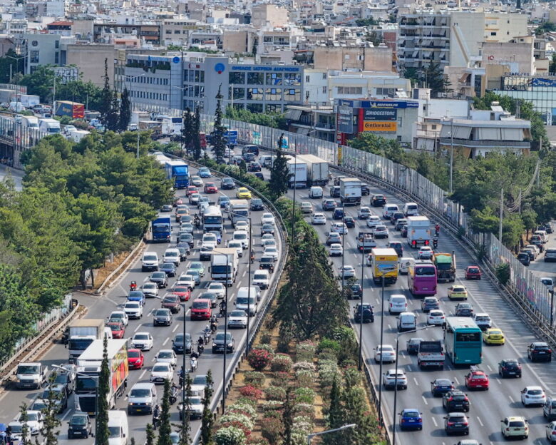 Κίνηση στους δρόμους: Χάος σε Κηφισό, Λεωφόρο Αθηνών και κέντρο της Αθήνας – Καθυστερήσεις και στην Αττική Οδό