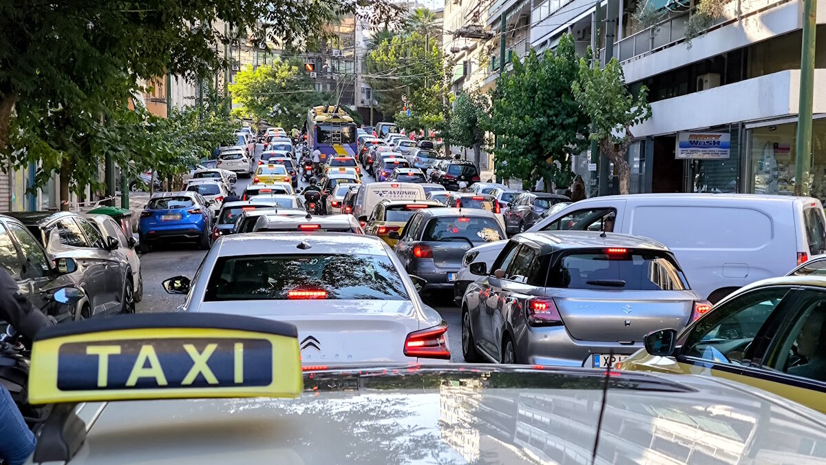Κίνηση αυτήν την ώρα στους δρόμους της Αθήνας