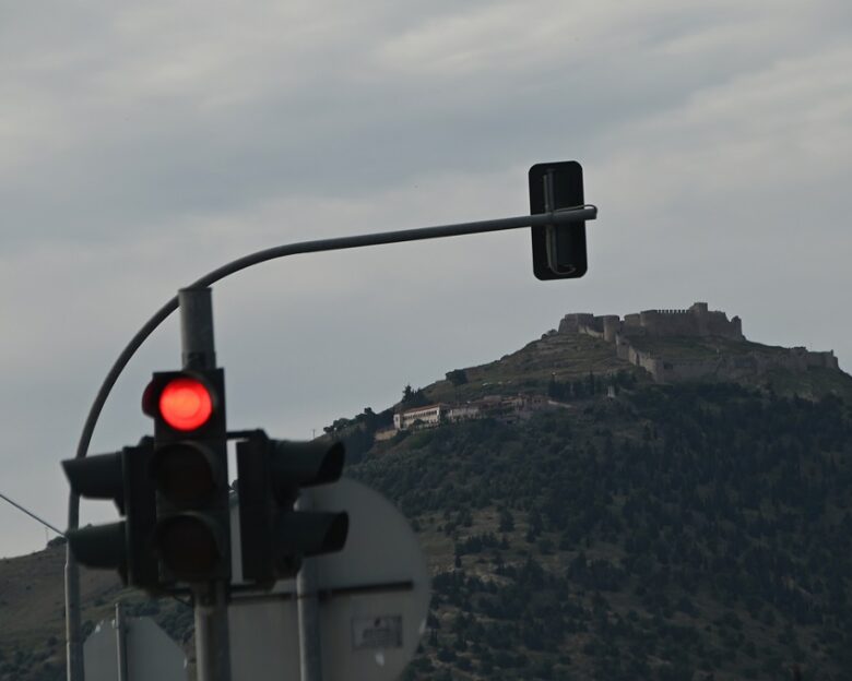 Νέος ΚΟΚ – Κόκκινο και STOP είναι για να σταματάμε, διαφορετικά…