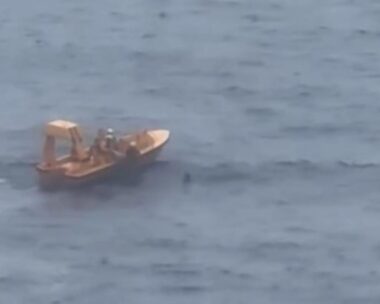 Πατέρας πήδηξε στη θάλασσα για να σώσει την κόρη του που έπεσε από κρουαζιερόπλοιο της Disney