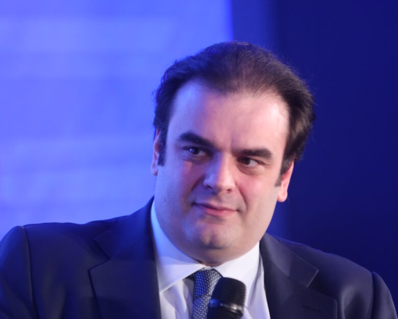 Πιερρακάκης: Εξαιρετικά αρνητικές επιπτώσεις αν κλείσουν τα Στενά του Ορμούζ – Παρακολουθούμε τις εξελίξεις στη Μέση Ανατολή