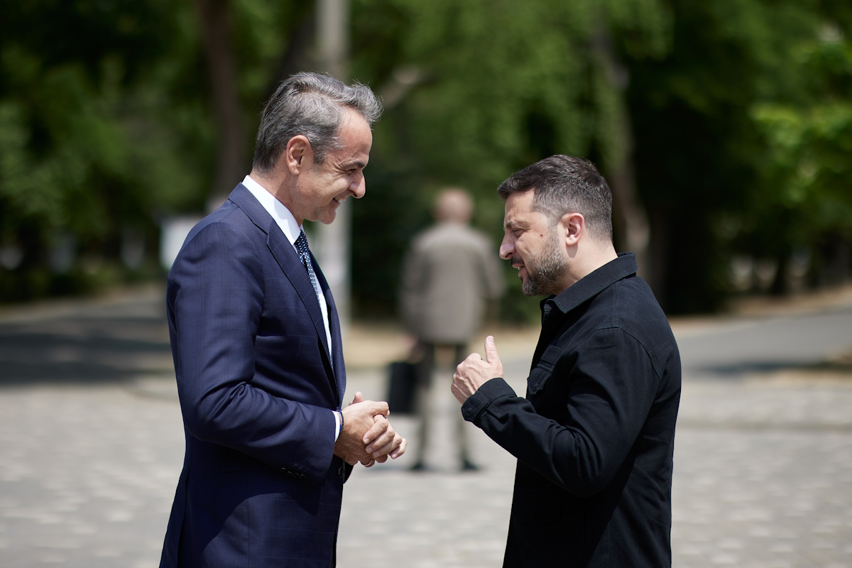 Κυριάκος Μητσοτάκης και Βολοντίμιρ Ζελένσκι στο περιθώριο της Συνόδου Κορυφής στην Οδησσό