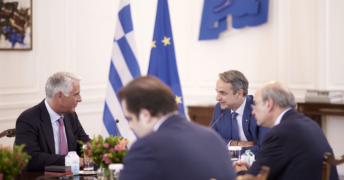 Μητσοτάκης στον CEO της UniCredit: Καλωσορίζουμε την επένδυση στην Alpha Bank – Θα συμβάλλει περισσότερο στην ανάπτυξη της οικονομίας